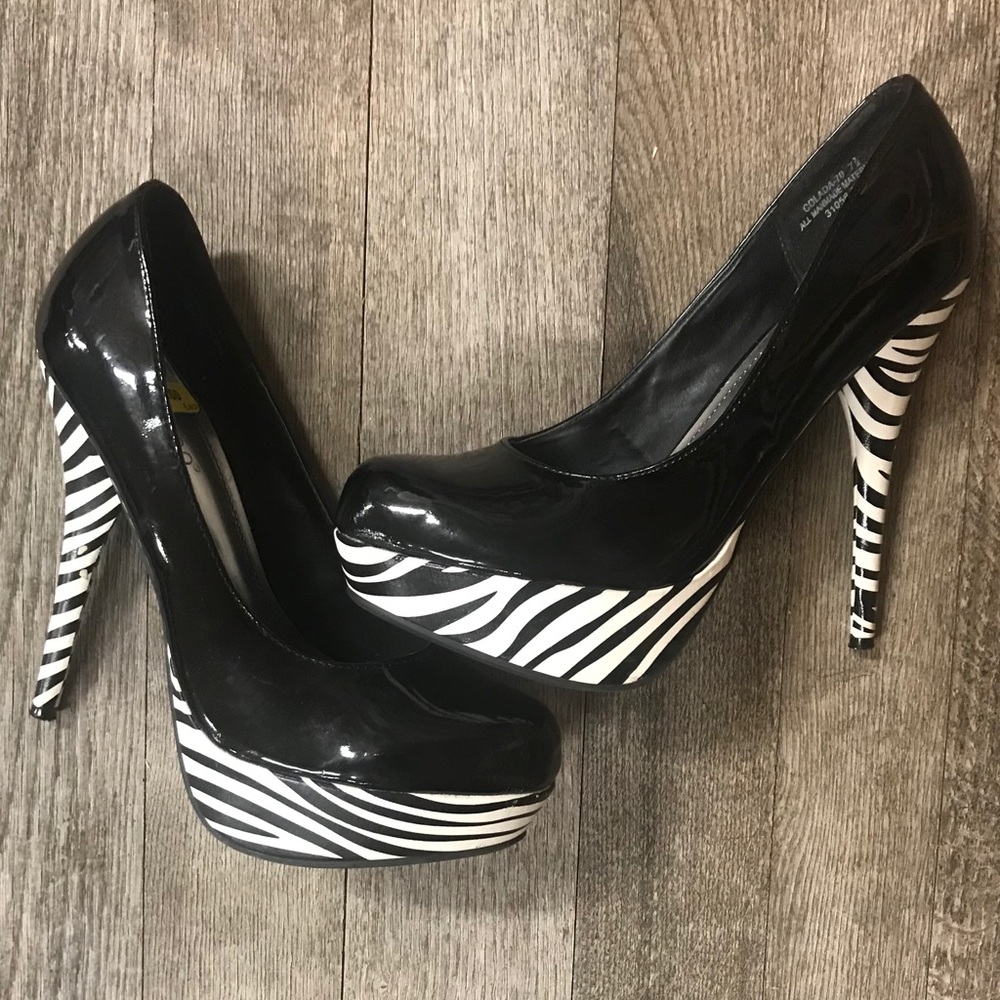 Bamboo Size 7.5 Zebra Print Stilettos